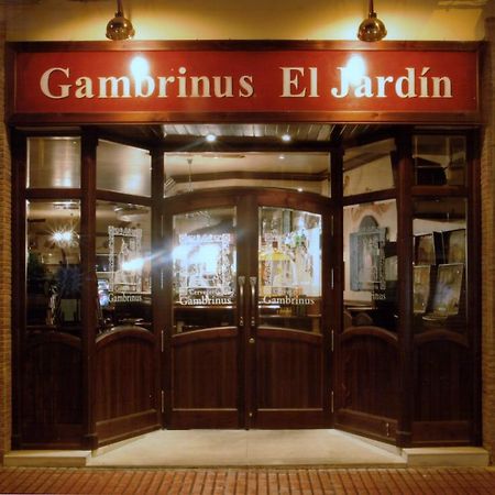 Hostal El Jardin Бенидорм Экстерьер фото