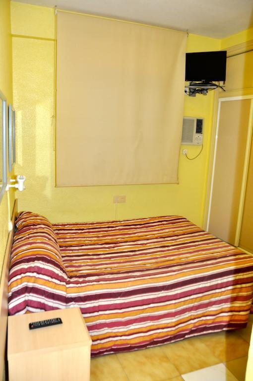 Hostal El Jardin Бенидорм Номер фото